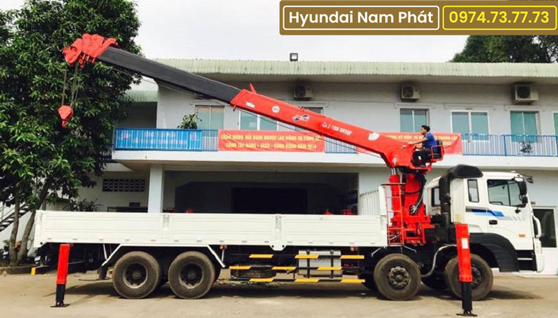 Xe Tải Hyundai HD320 4 Chân Gắn Cẩu 12 Tấn Atom 1205